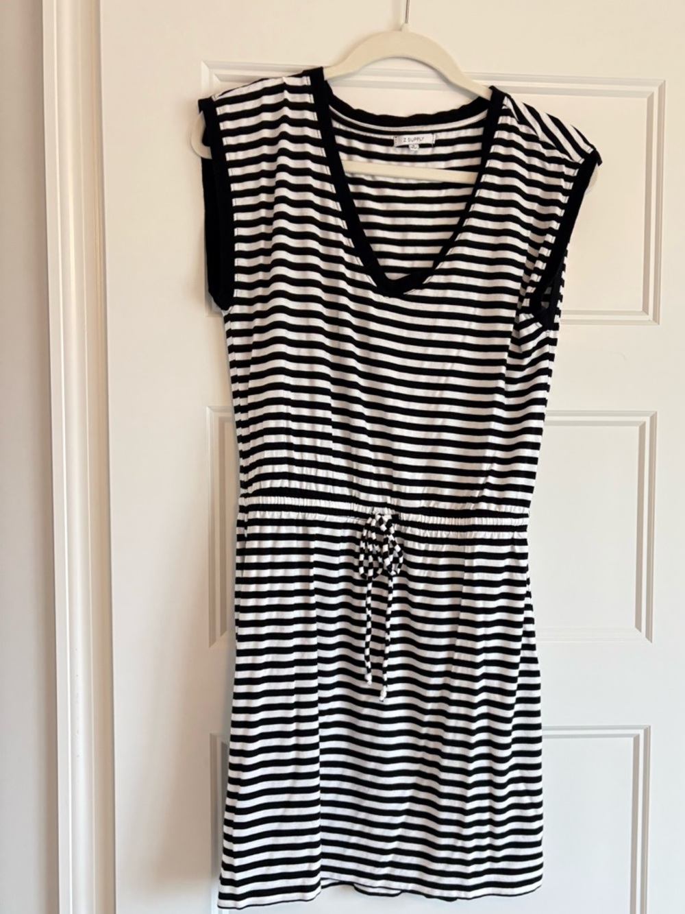 Zsupply casual dress, black-white stripe, size small